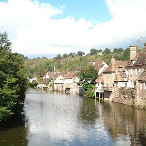 Couette-café Saint Sauveur, Hérisson
