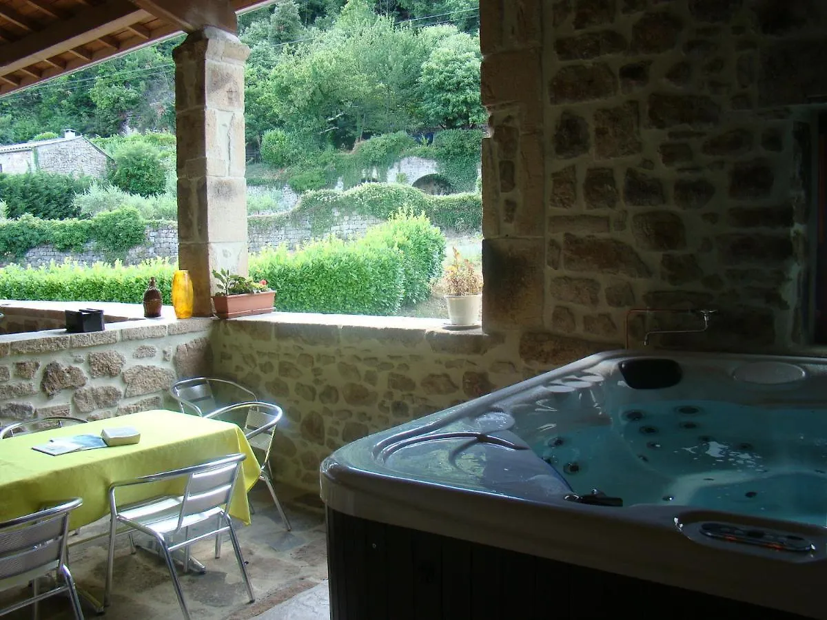 Chambre Comballe Charmante Avec Jacuzzi Sanilhac  Guest house Sanilhac (Ardeche)